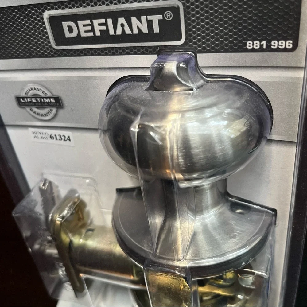 Defiant Keyed Entry Door Knob "Hartford Collection" 4 way Latch #881 996, new - Picture 5 of 6